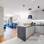 Blue Premium Parking Pool Sauna Fitness Free