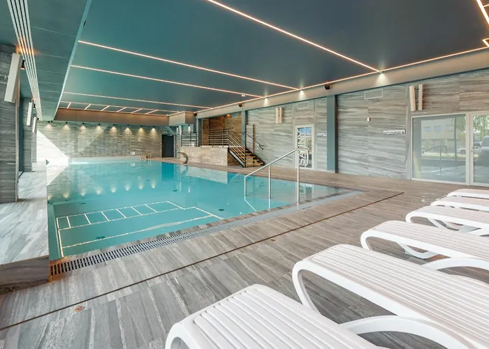 Blue Premium Parking Pool Sauna Fitness Free *